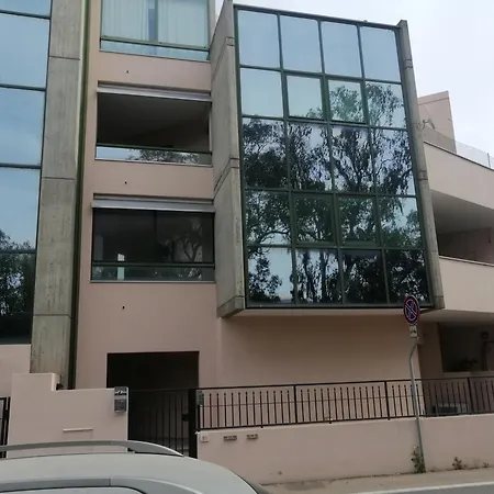 Peterhouse Apartment *